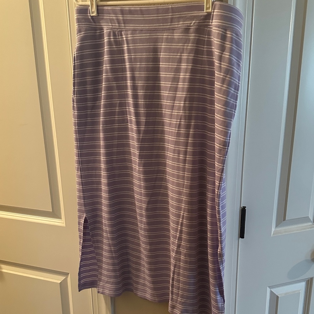 Isaac Mizrahi Midi or Maxi Skirt. Lots of stretch.